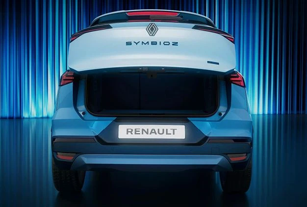 Spacious driver’s compartment